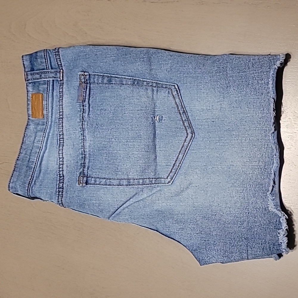Seven7 Weekend Short Distressed - Picture 2 of 4